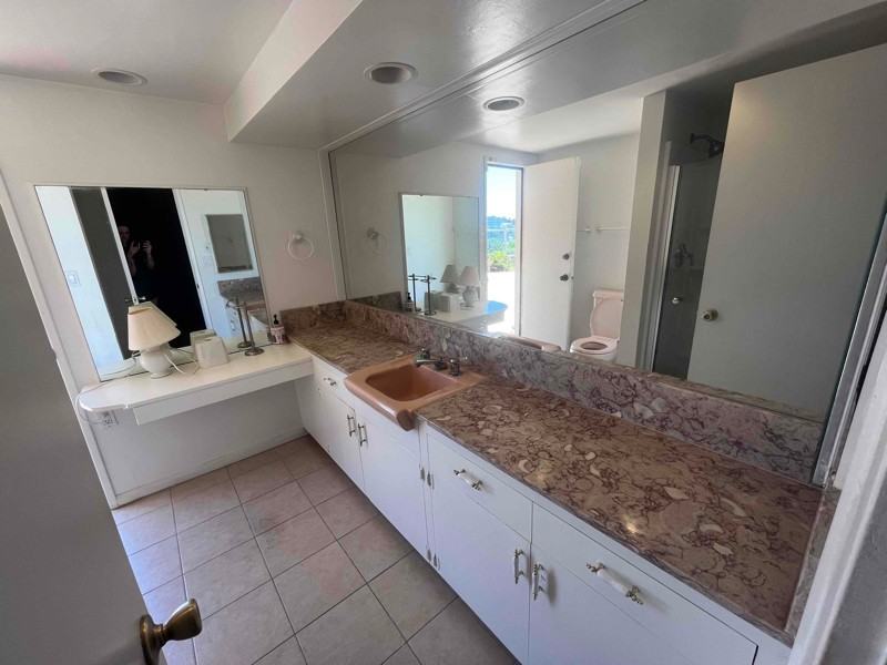 5704 Genoa Dr - Photo 3 of 9