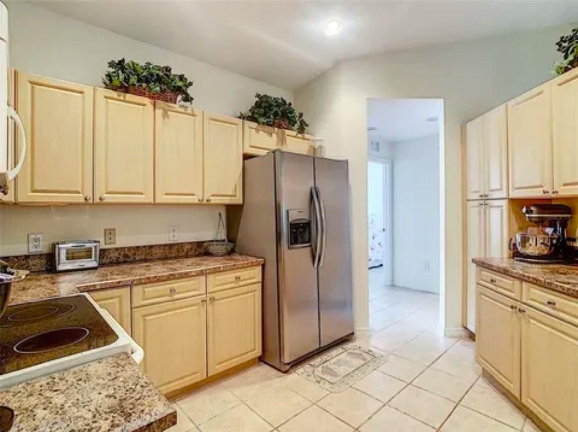 5439 Admiral Way - Photo 3 of 18