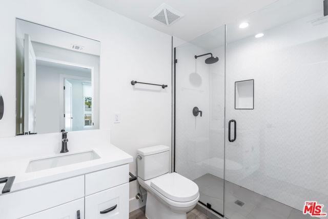 857 N Hayworth Ave #201 - Photo 3 of 8