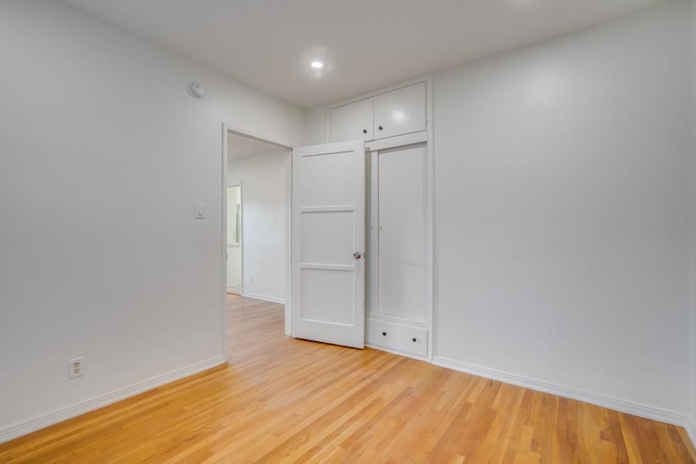 NEWLY RENOVATED WITH MODERN AMENITIES. - Photo 7 of 14