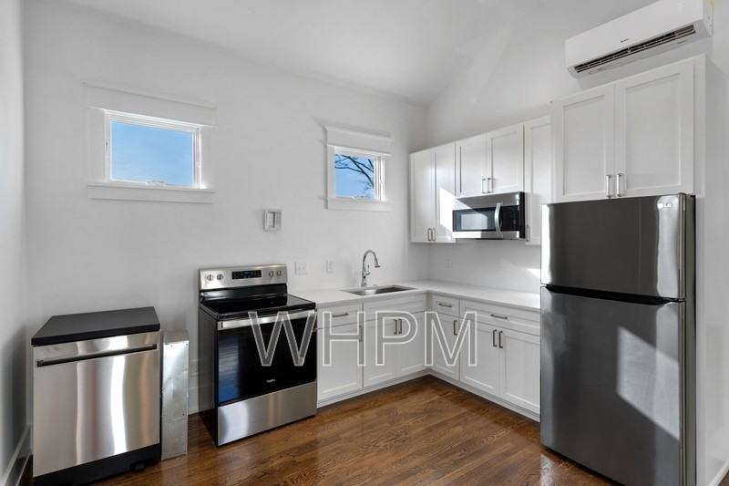 1005 Paris Ave - Photo 3 of 32