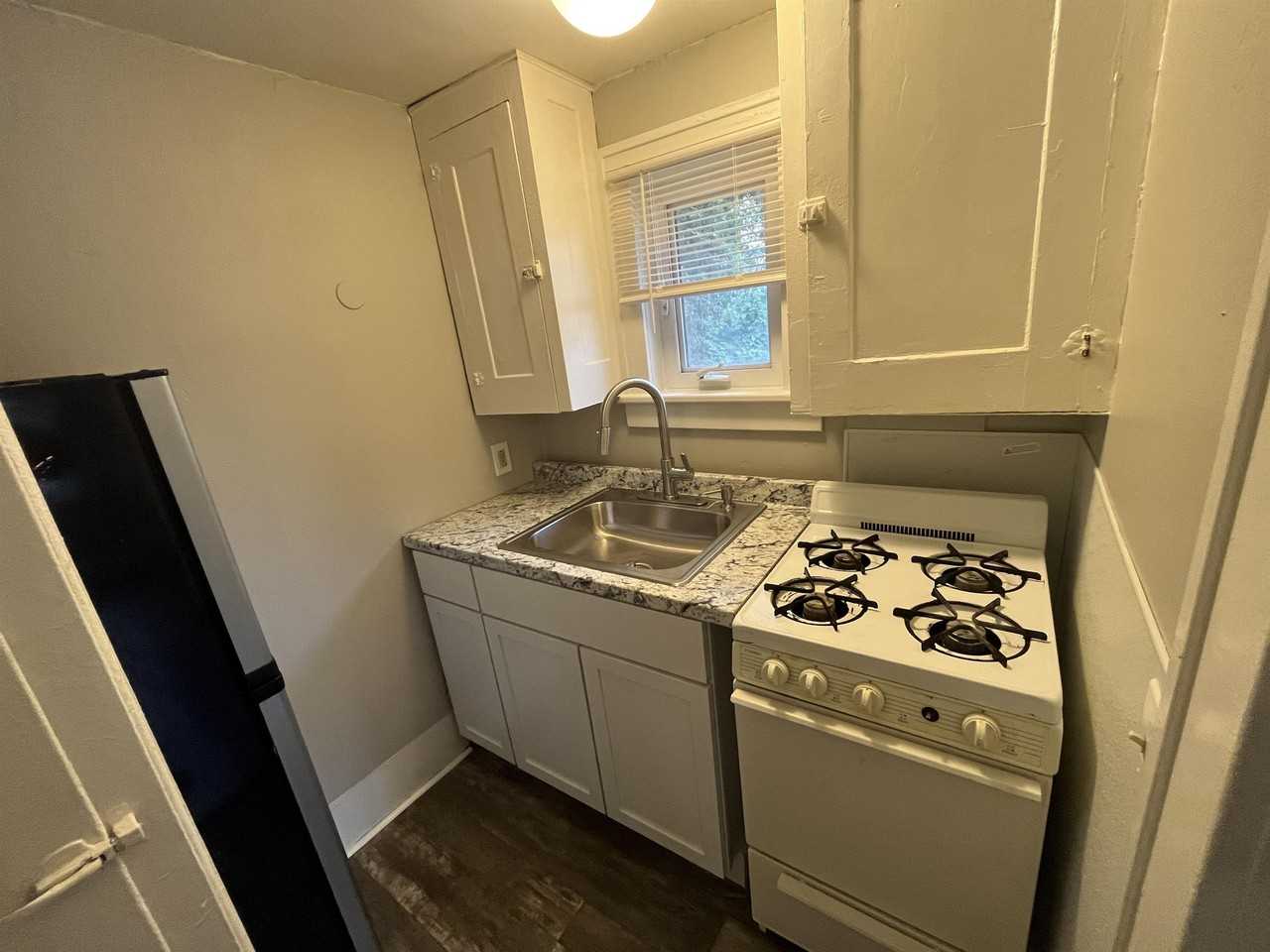 174 High Street - Photo 2 of 15