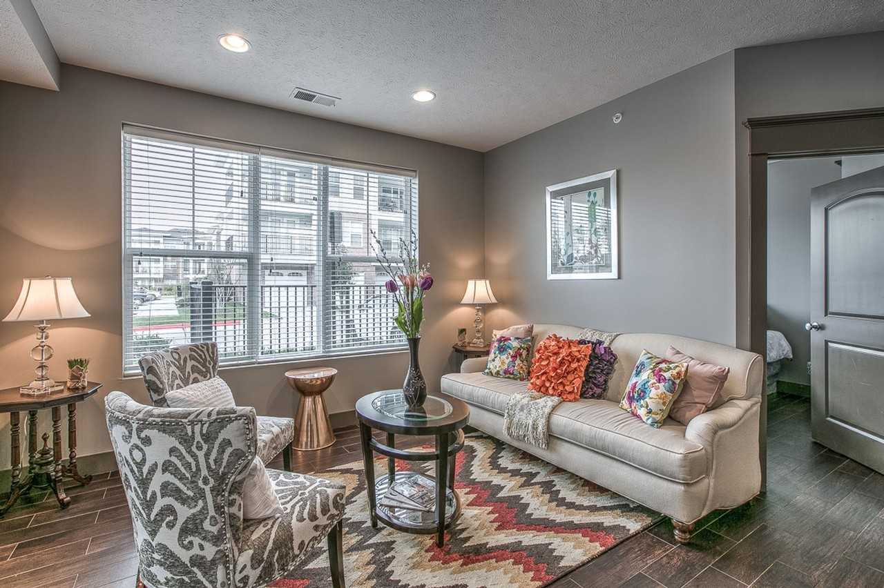 1010 on the Lake - Photo 7 of 24