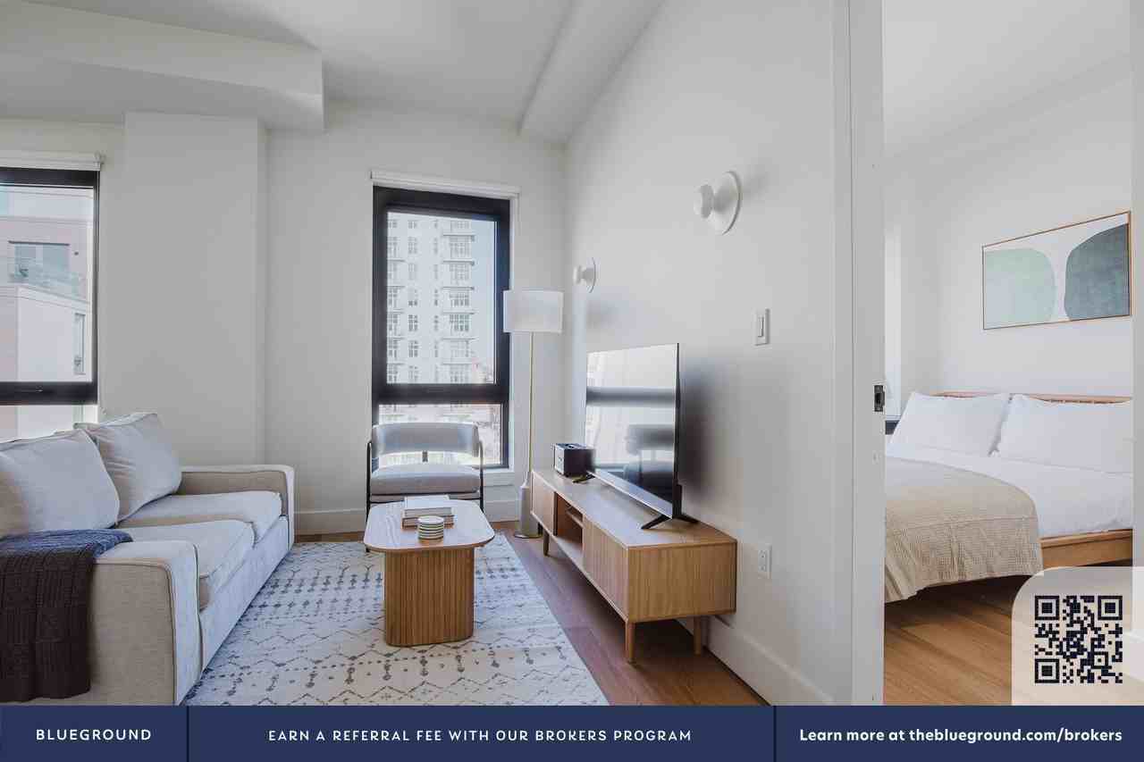 130 Hope Street - Photo 5 of 38