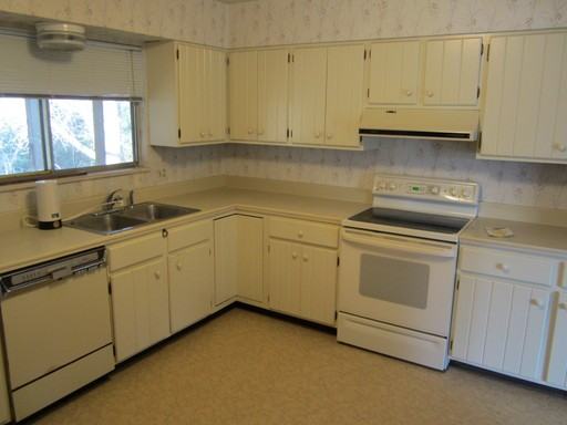 2817 Redwing Rd - Photo 2 of 13