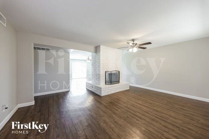 4733 W Altadena Ave - Photo 2 of 16