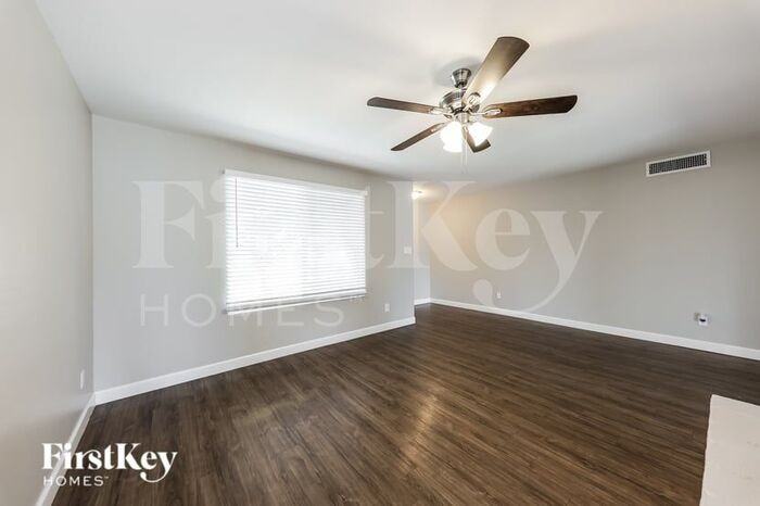 4733 W Altadena Ave - Photo 3 of 16