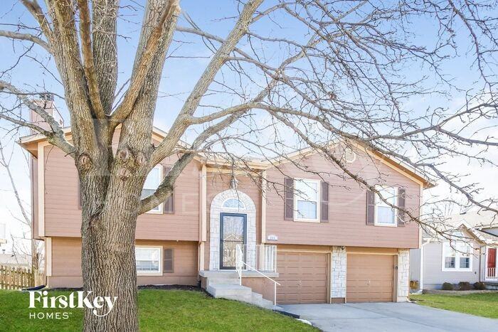 221 Nw 112th Ter - Photo 2 of 15