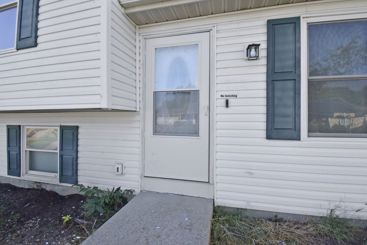 4144 Bartle Dr - Photo 3 of 25