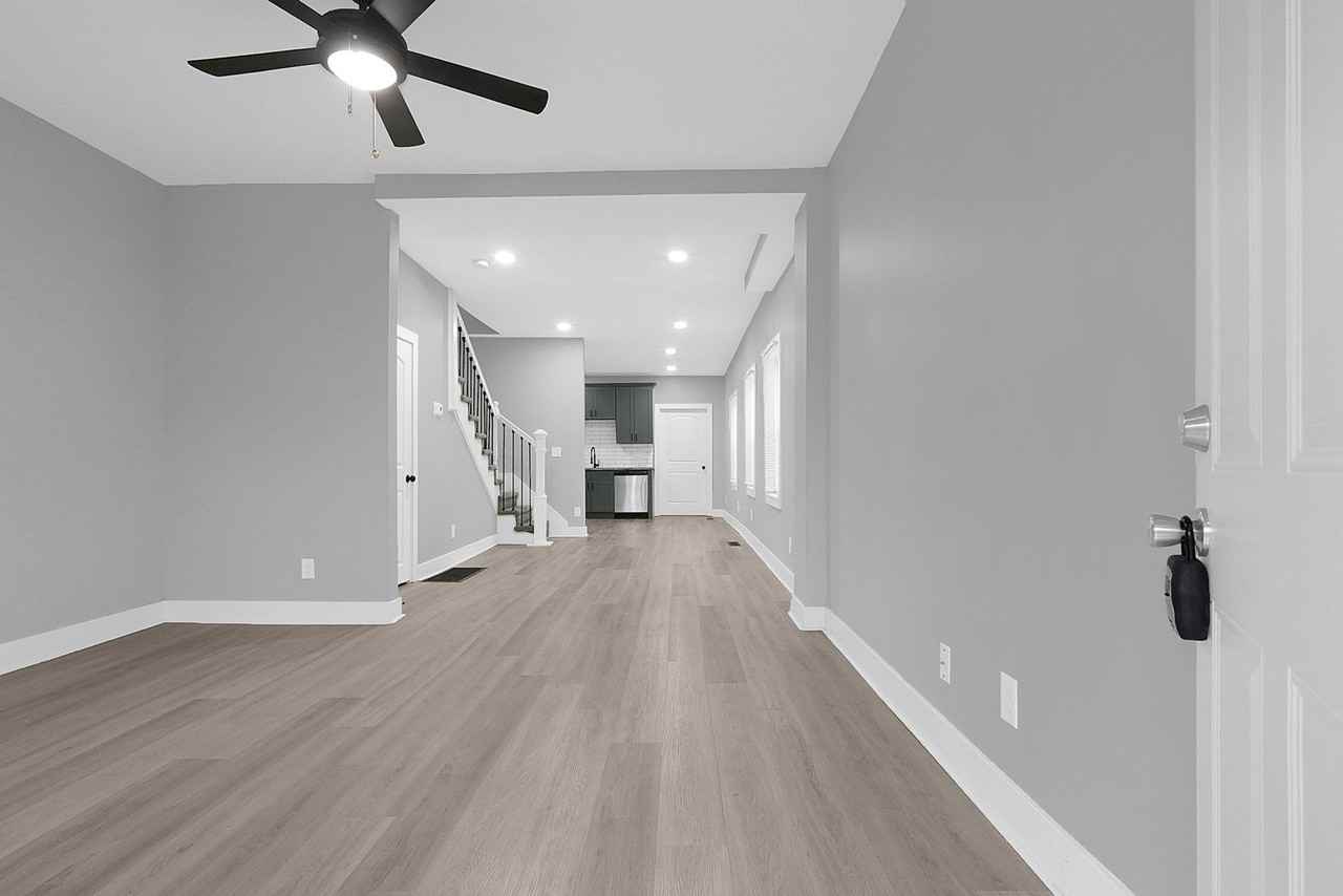 798 Miller Ave - Photo 4 of 25