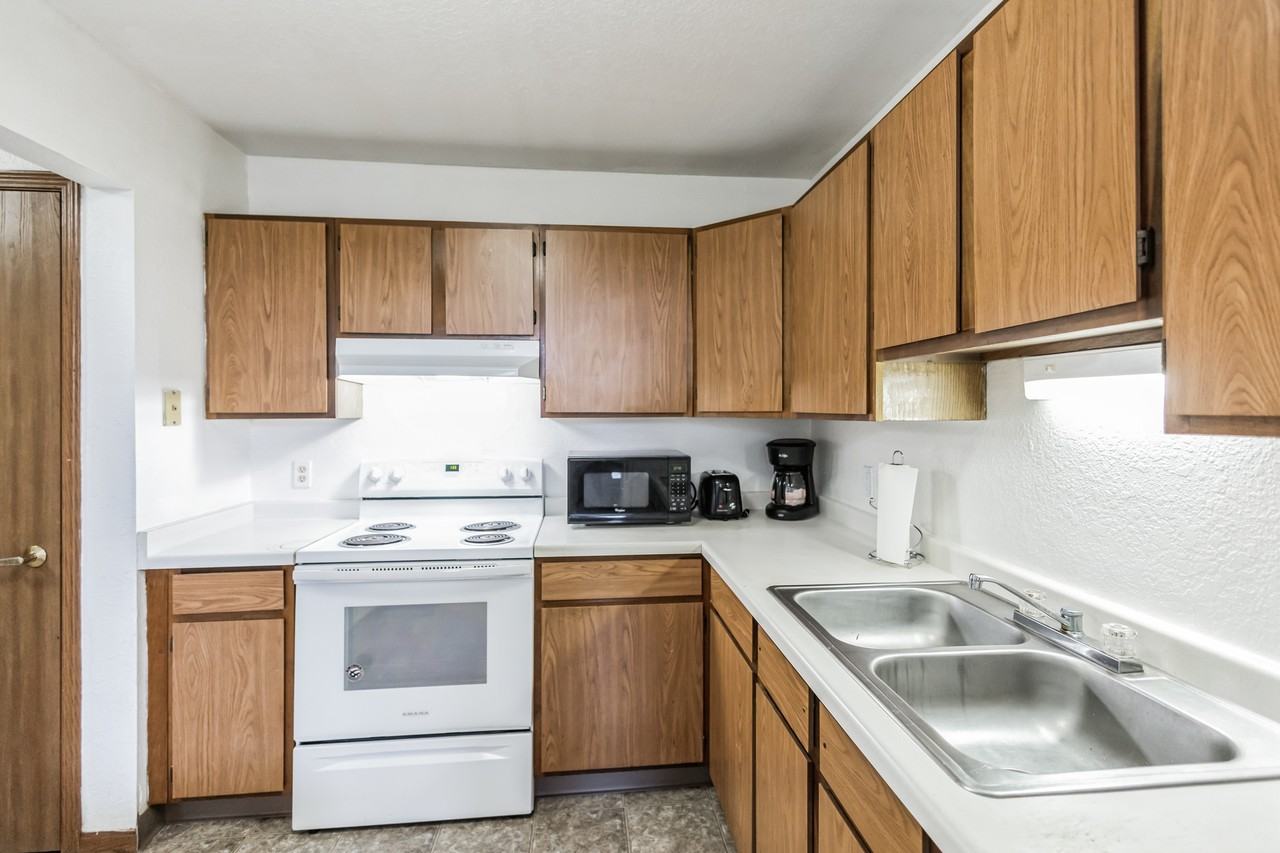 Lincoln School - Photo 5 of 30