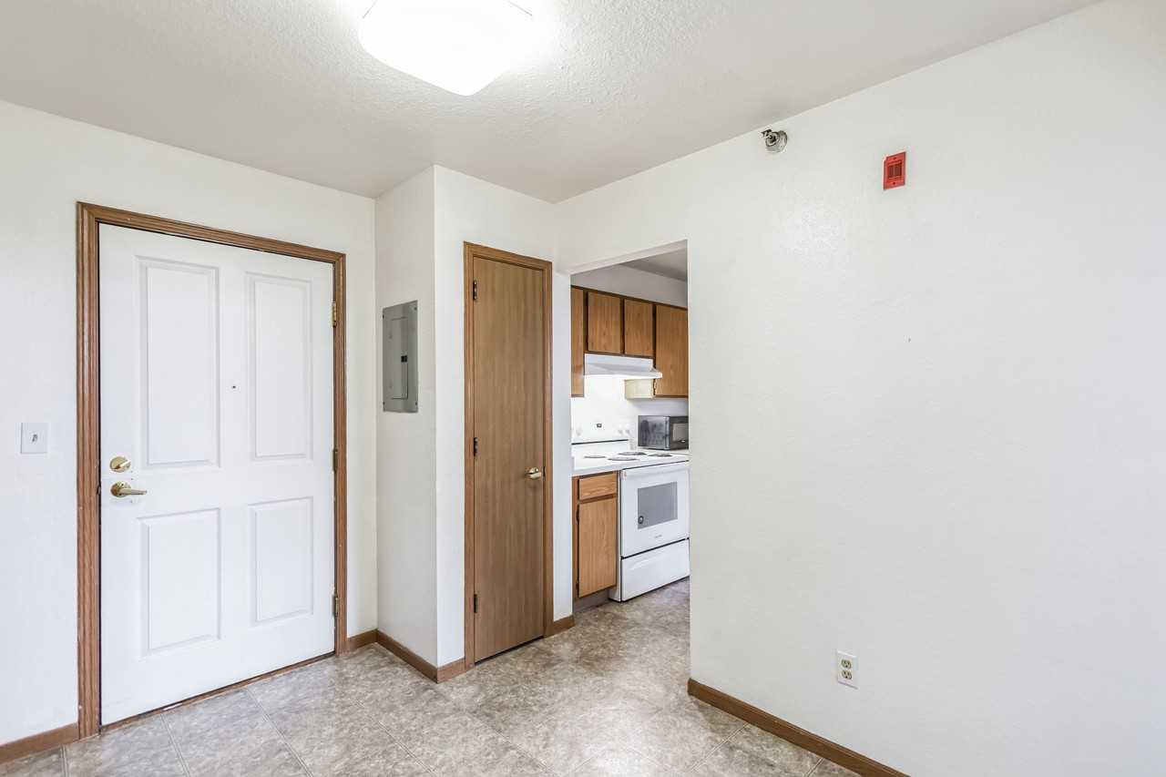 Lincoln School - Photo 6 of 30