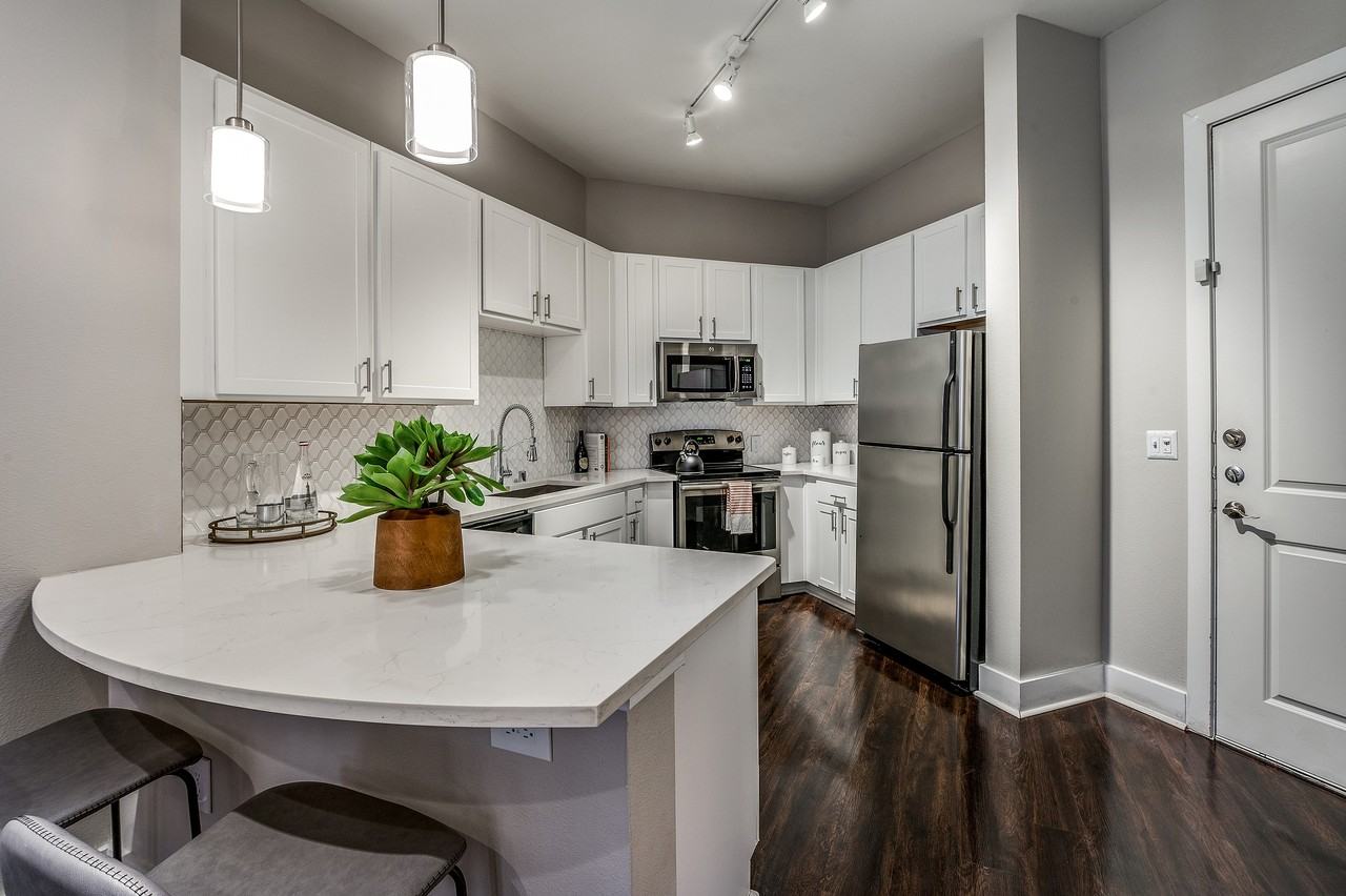 2929 Wycliff - Photo 2 of 50