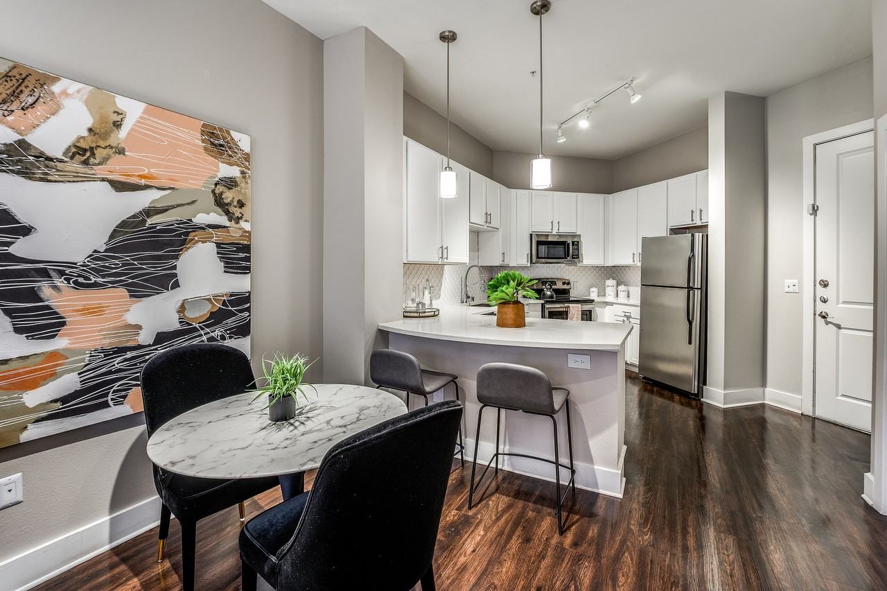 2929 Wycliff - Photo 3 of 50