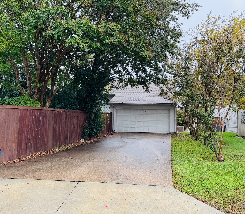8101 Teal Dr - Photo 3 of 27