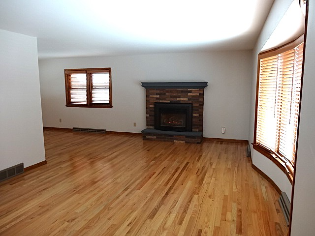 1271 Gorman Ave - Photo 3 of 12