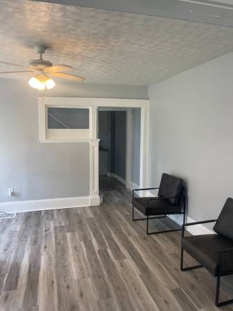 9202 Edmunds Ave - Photo 5 of 13