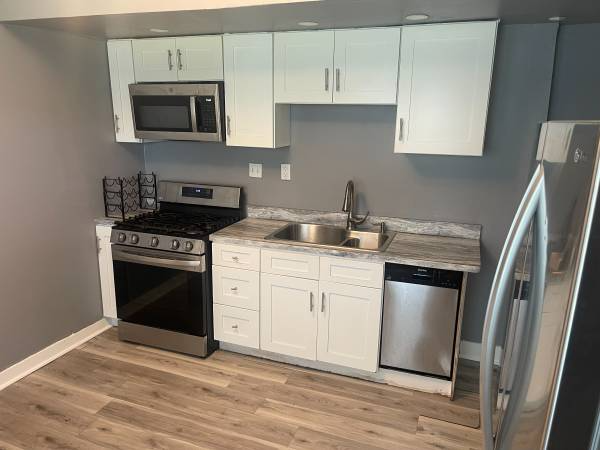 9202 Edmunds Ave - Photo 6 of 13