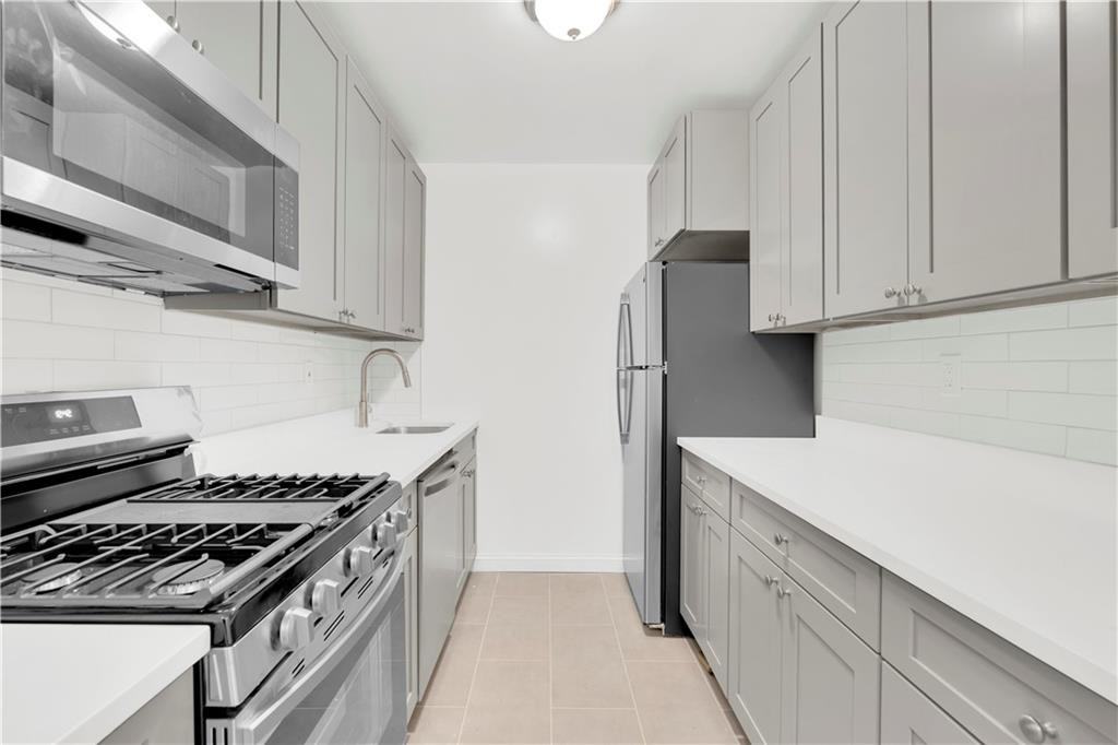 Scarsdale Scarsdale Avenue - Photo 2 of 6