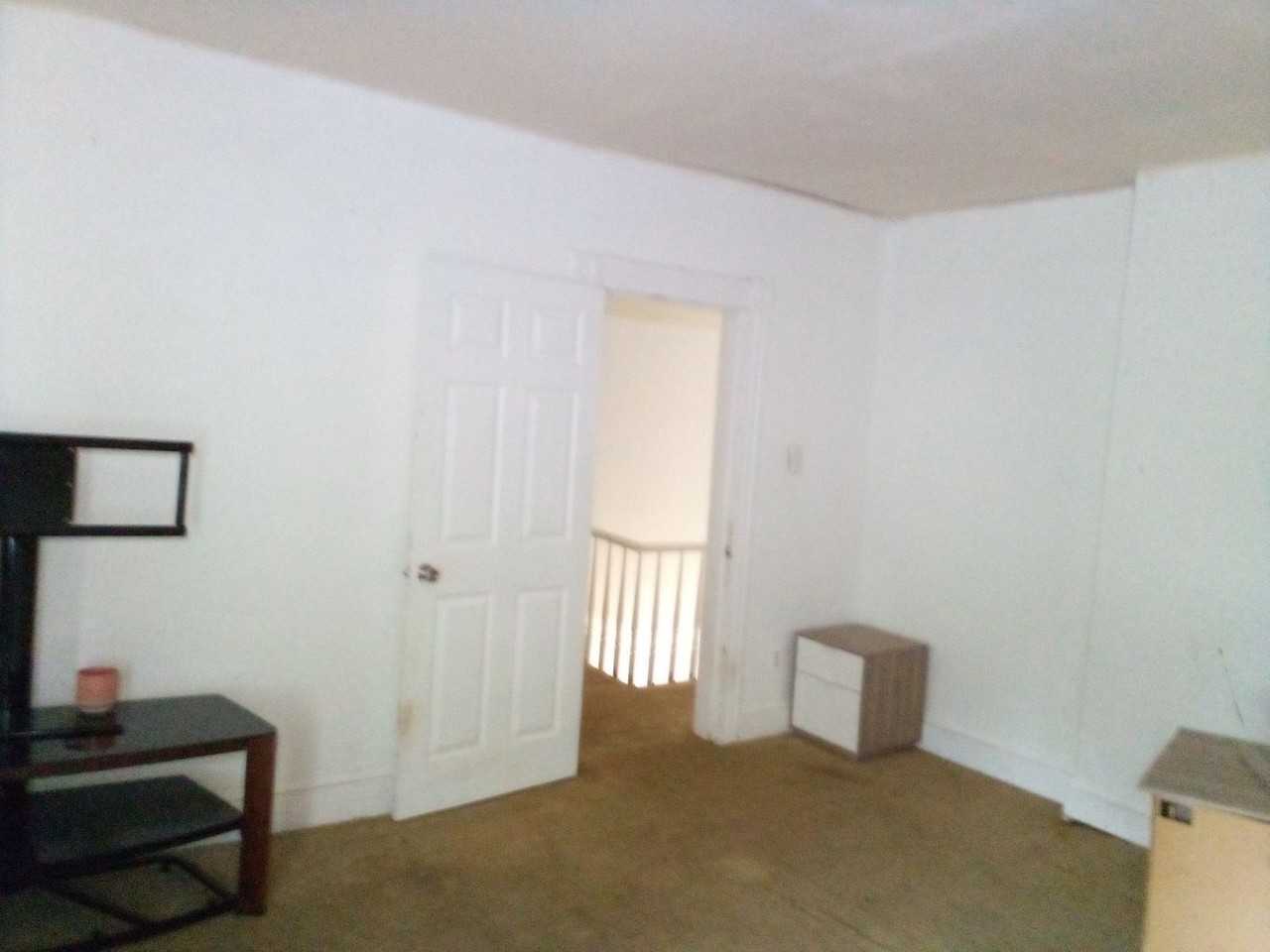 455 Patrick Ave - Photo 3 of 5