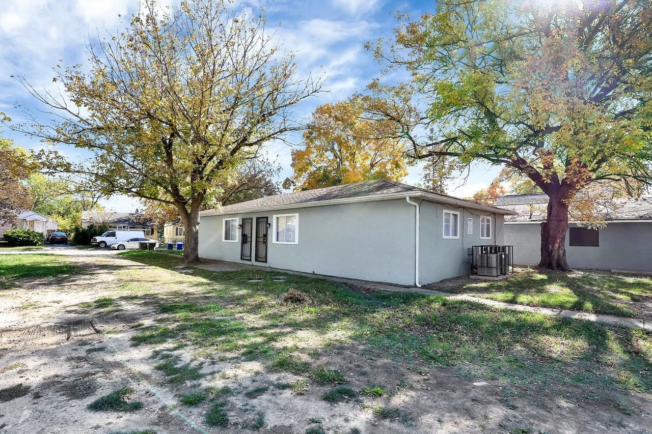 2885-2887 Atwood Ter - Photo 3 of 6