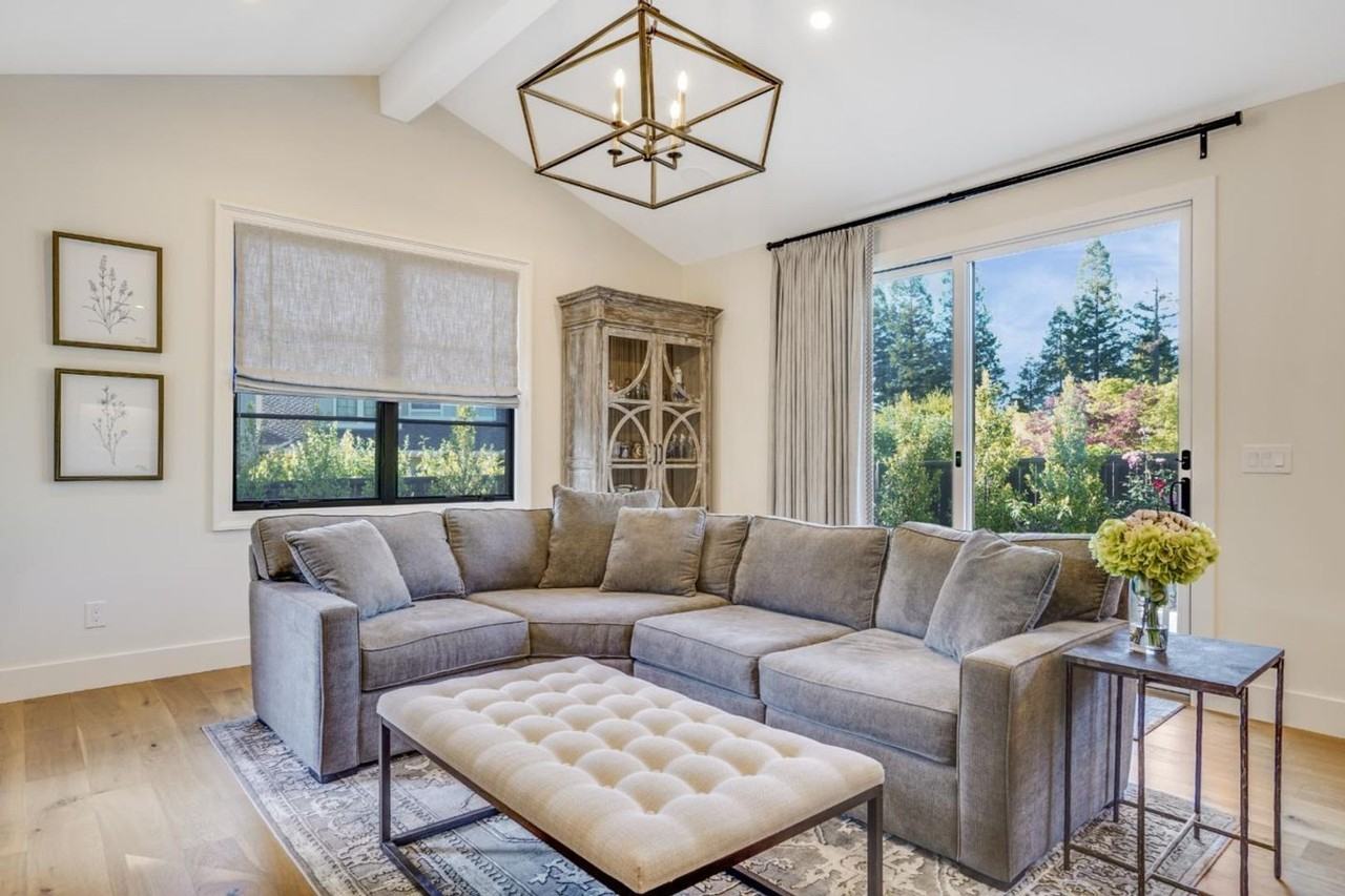 18218 Gregory Pl - Photo 6 of 16