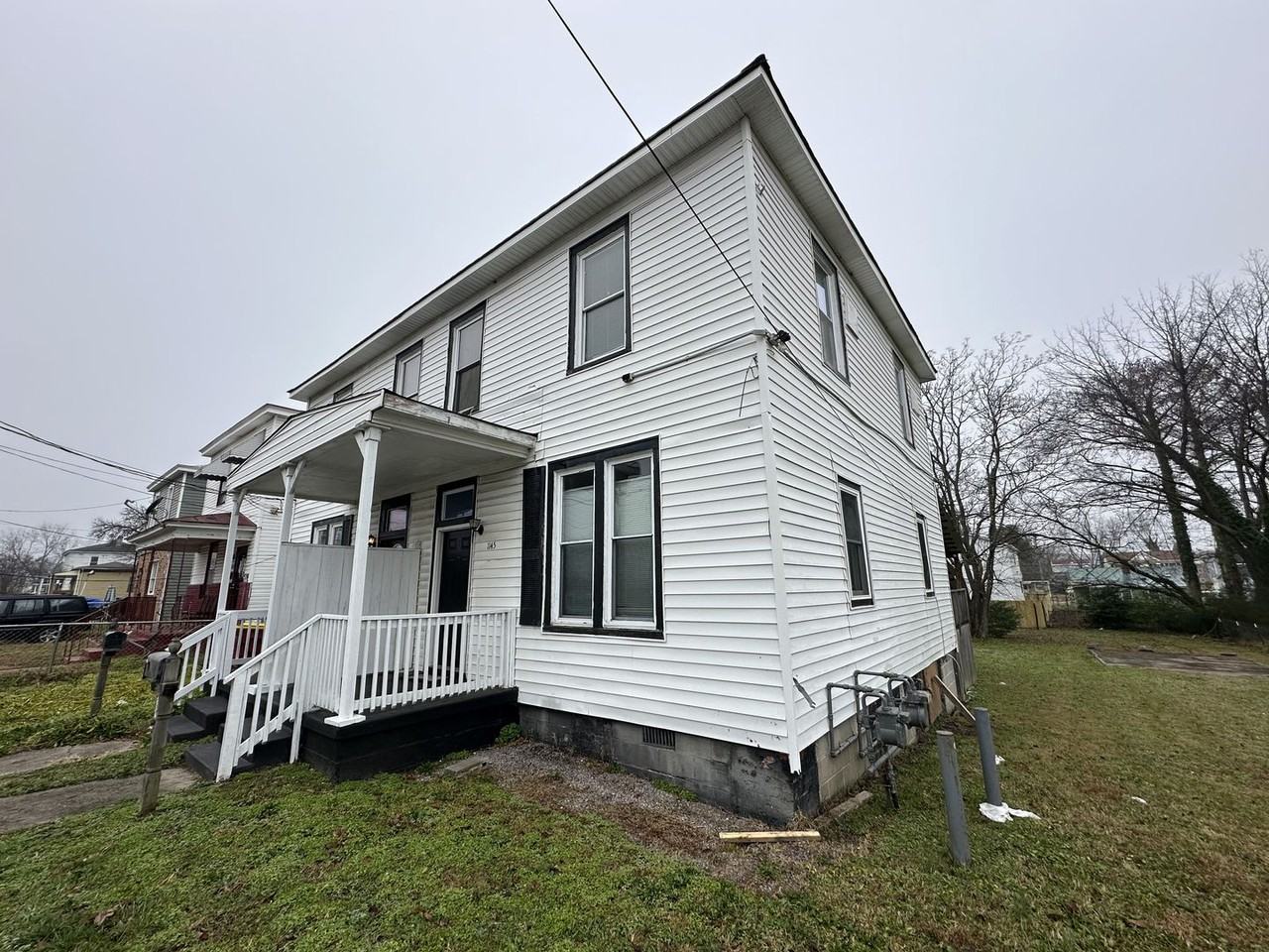 1147 Farmer St - Photo 2 of 19
