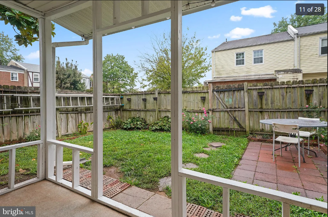 10228 Winchester Ct - Photo 2 of 7