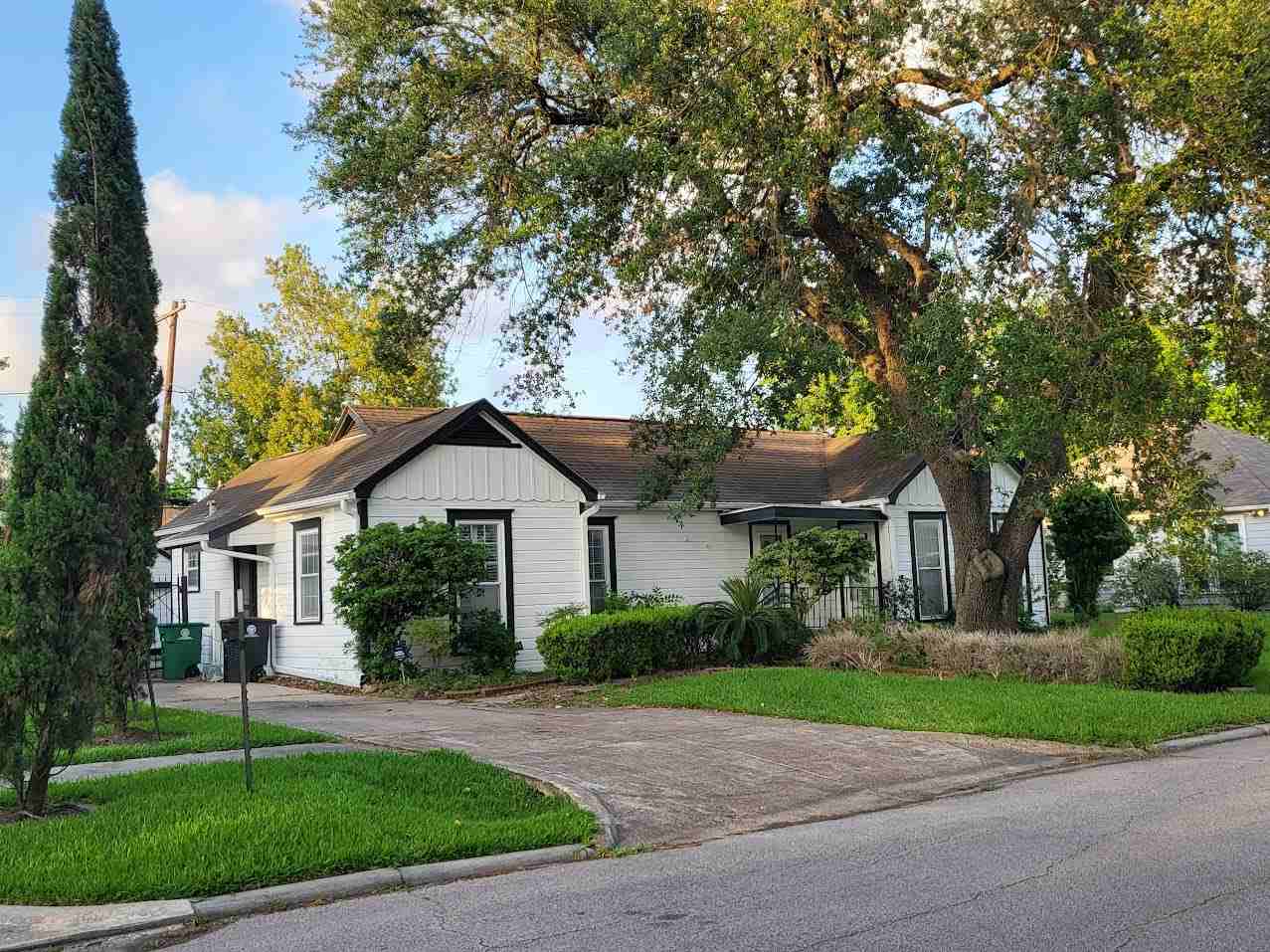 3325 Tampa St #NA - Photo 2 of 32