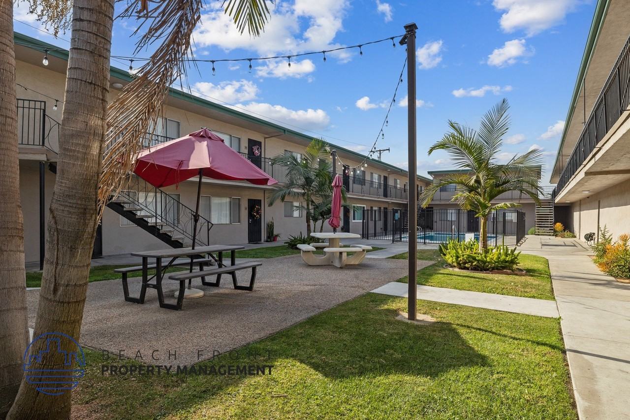 12417 Benedict Ave. - Photo 4 of 31