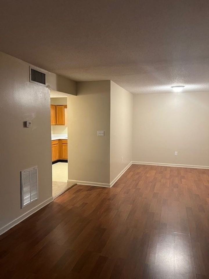 2515 Veterans Memorial Pkwy - Photo 6 of 16