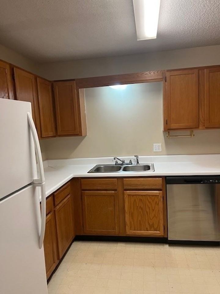 2515 Veterans Memorial Pkwy - Photo 7 of 16