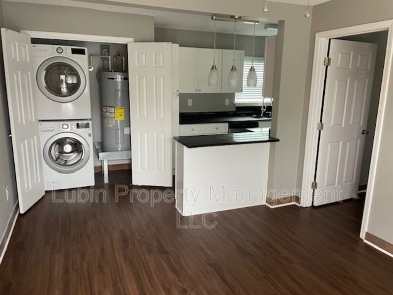 1616 Monroe Ave #7 - Photo 5 of 9