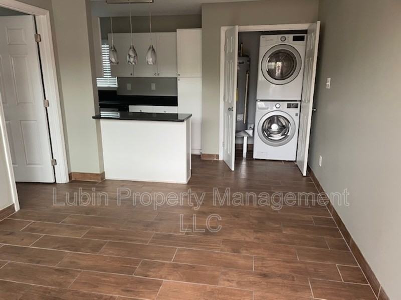 1616 Monroe Ave #7 - Photo 6 of 9