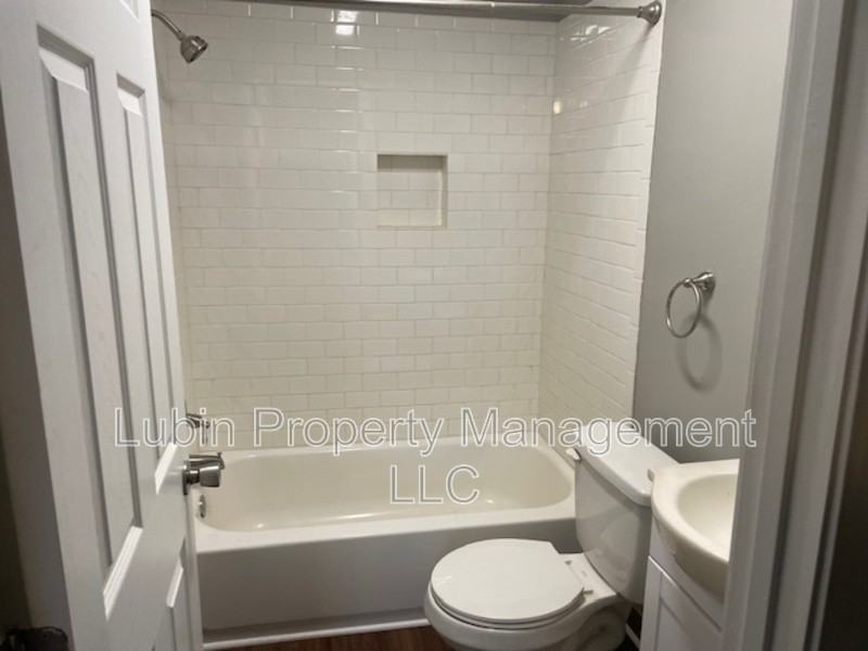 1616 Monroe Ave #7 - Photo 7 of 9