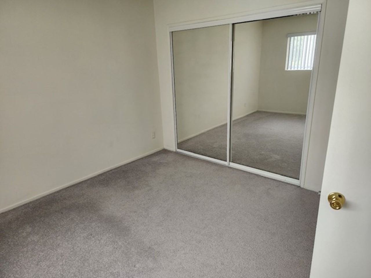 1755 Granville Ave #20 - Photo 3 of 8