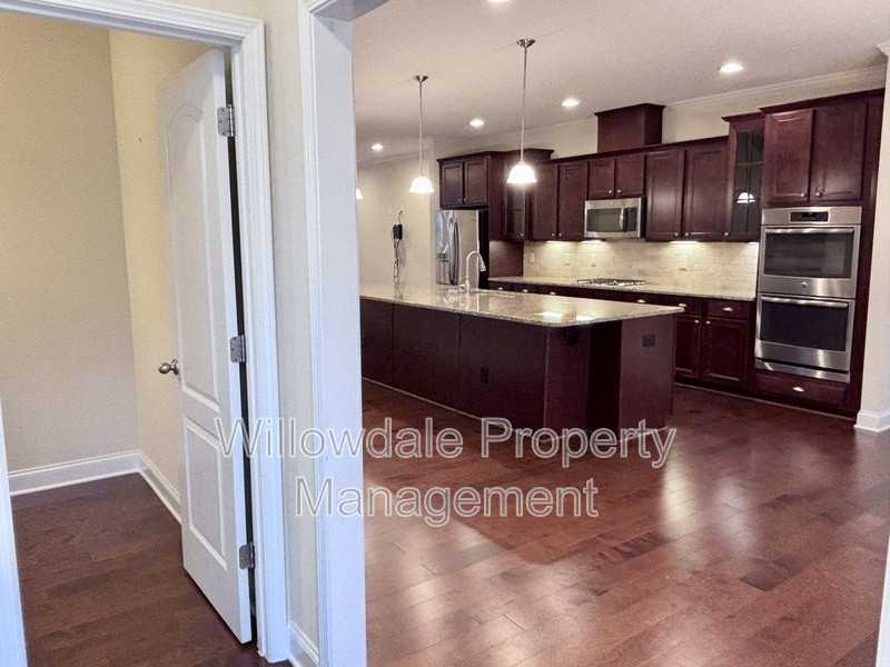 136 Spring Pine Ln - Photo 4 of 36