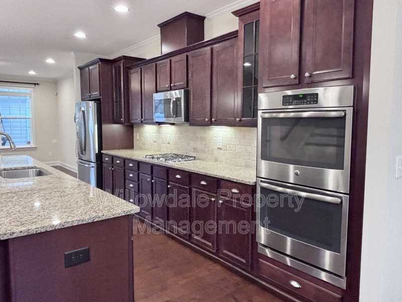 136 Spring Pine Ln - Photo 6 of 36