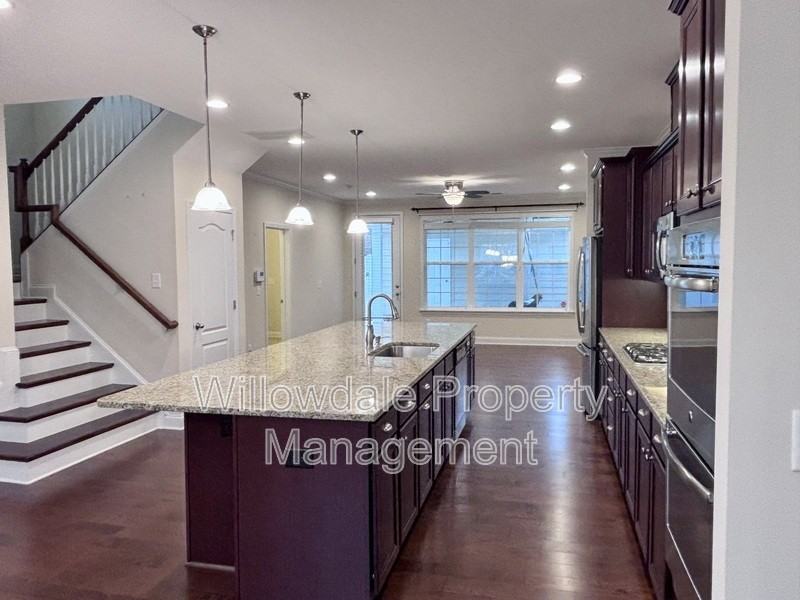 136 Spring Pine Ln - Photo 7 of 36