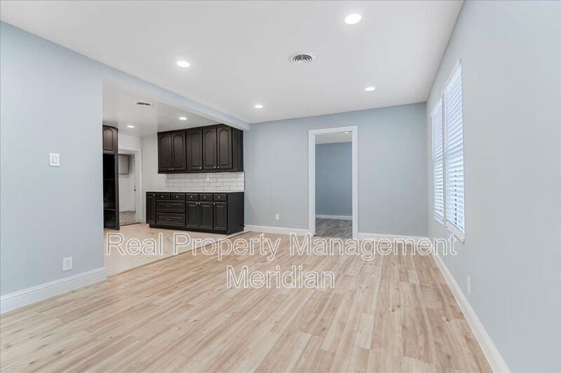 5532 Burton Ave - Photo 3 of 22