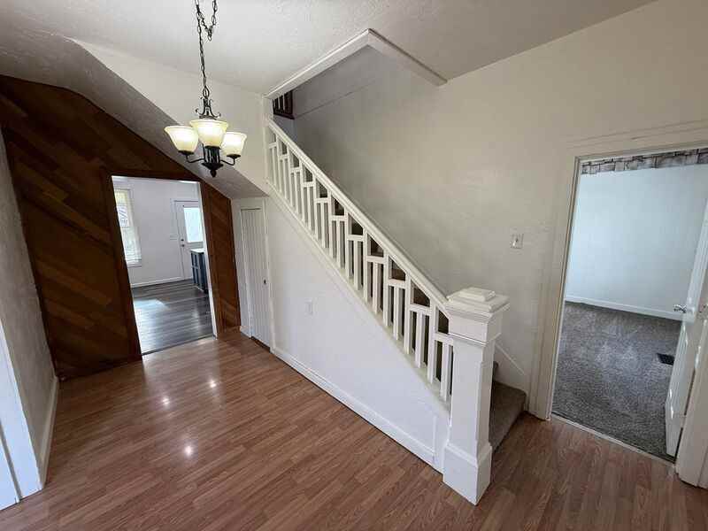 38060 Robinson Dr - Photo 2 of 31