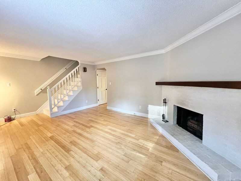 5604 Hamstead Xing - Photo 3 of 20