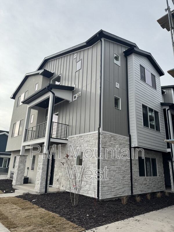 805 Ws - Photo 4 of 34