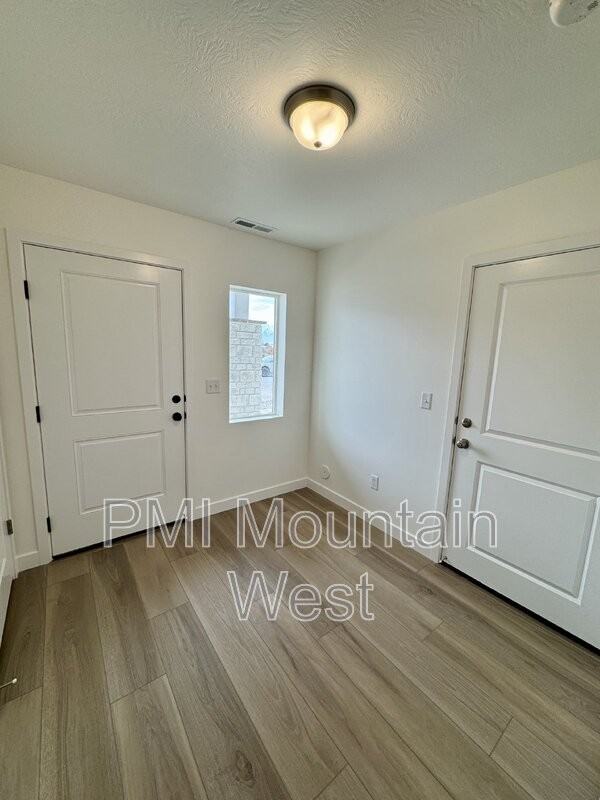 805 Ws - Photo 6 of 34