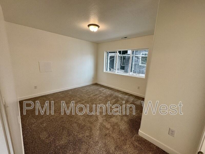 805 Ws - Photo 7 of 34