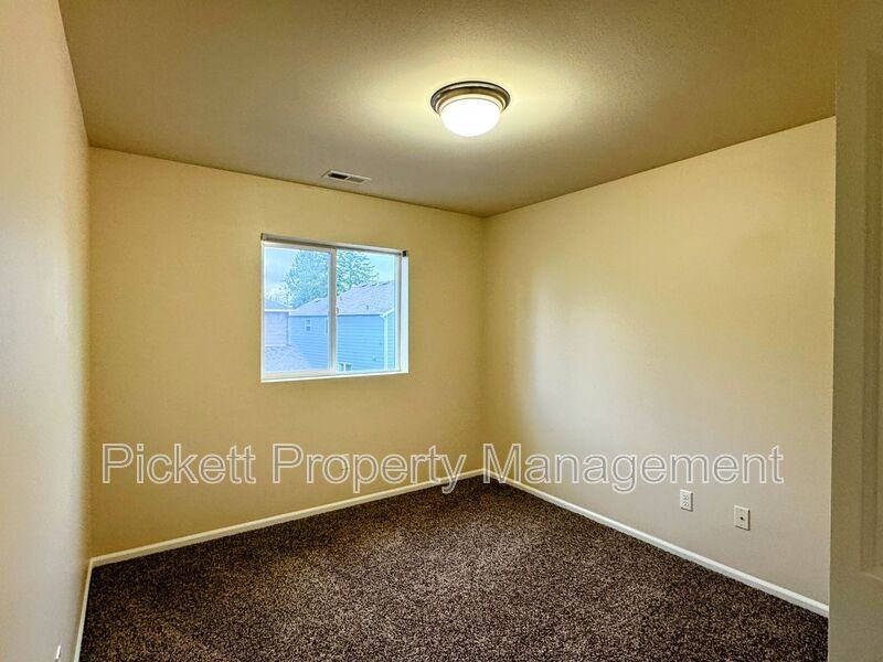 4709 Strathmore Cir Sw - Photo 7 of 11