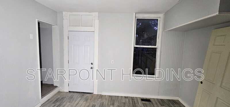 3916 N 21st St - Photo 3 of 10