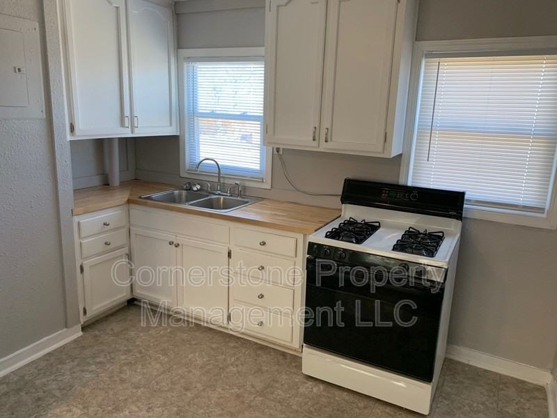 8195 Center Dr - Photo 3 of 6