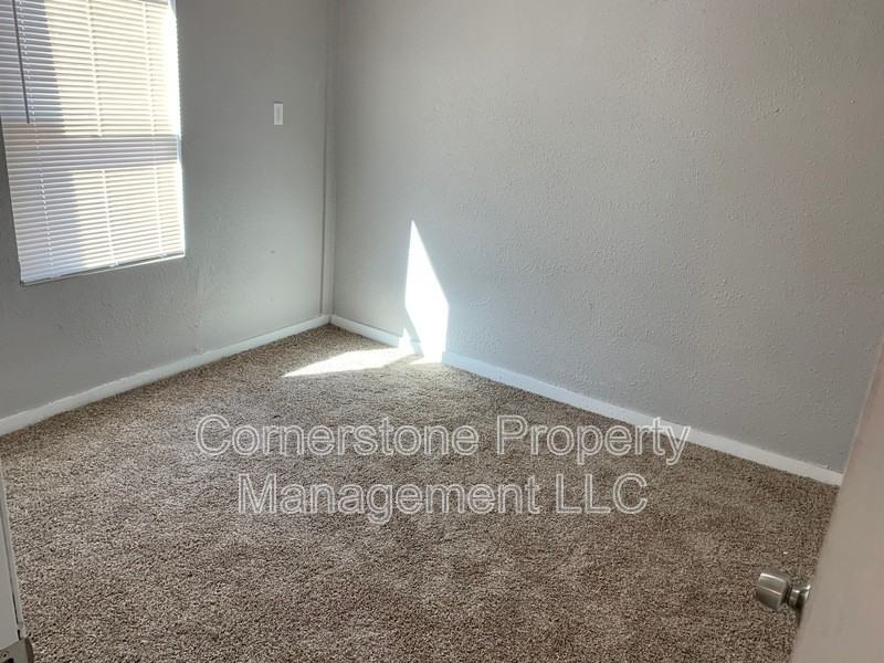 8195 Center Dr - Photo 5 of 6