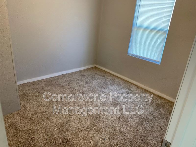 8195 Center Dr - Photo 6 of 6